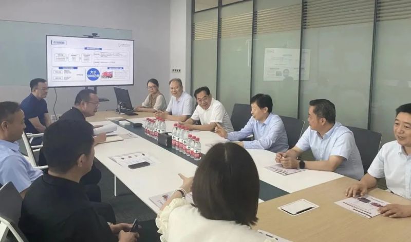 省財政廳副廳長劉翔煜一行到獵鷹調研