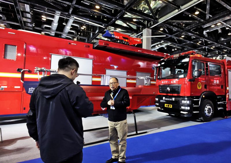 新華社報道獵鷹消防